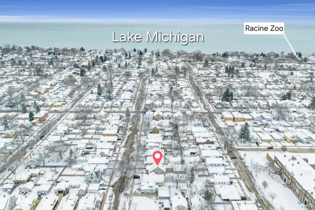 $274,900 | 909 Augusta Street, Racine, WI 53402