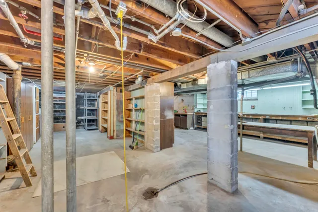 $274,900 | 909 Augusta Street, Racine, WI 53402