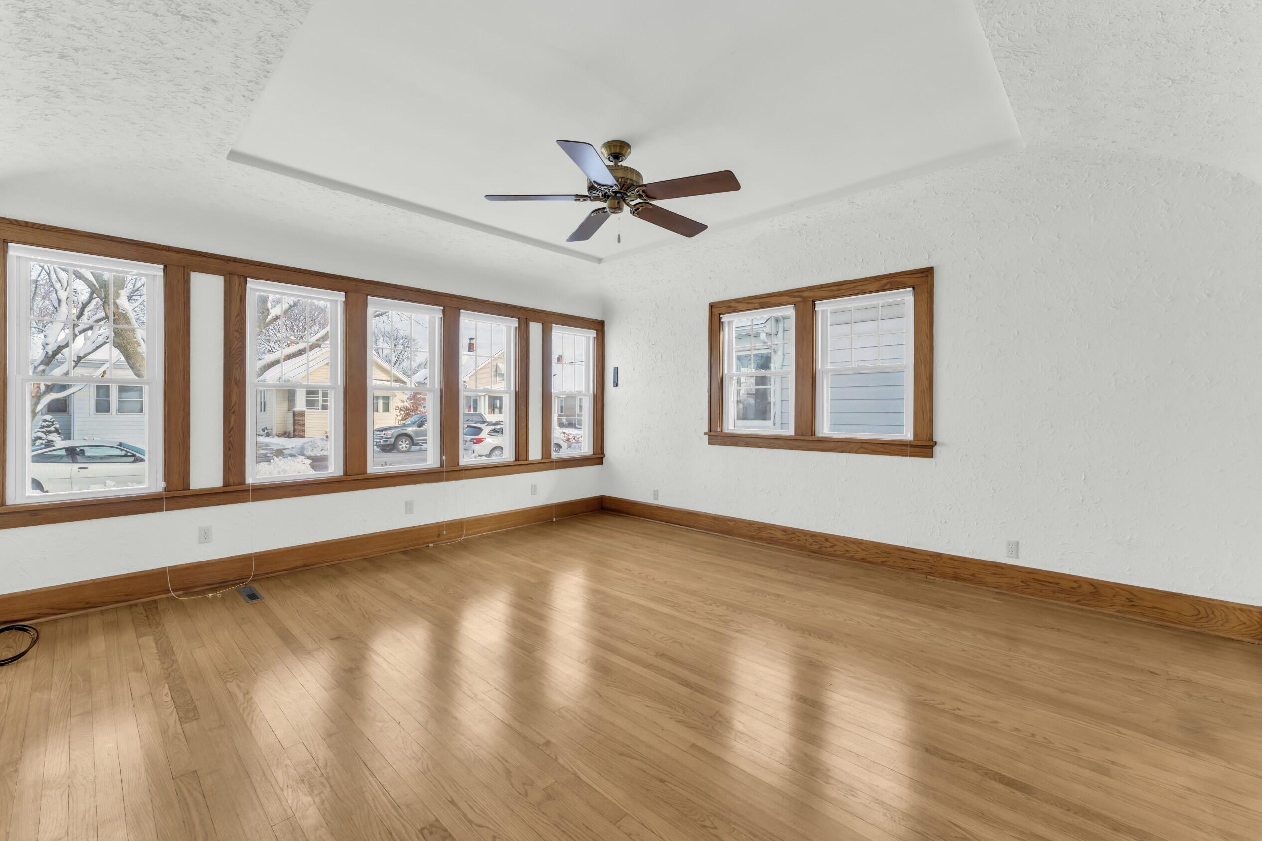 909 Augusta Street Racine, WI 53402 - Photo 6 of 56 Photo 6