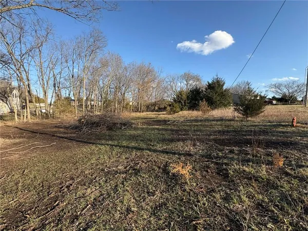 $8,500 | 2 Applewood Lane, Linn Valley, KS 66040