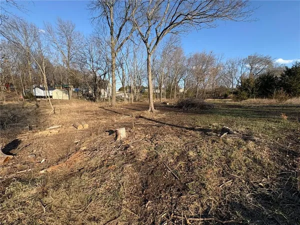 $8,500 | 2 Applewood Lane, Linn Valley, KS 66040