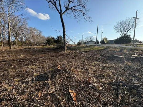 $8,500 | 2 Applewood Lane, Linn Valley, KS 66040