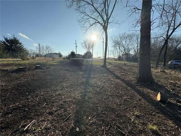 $8,500 | 2 Applewood Lane, Linn Valley, KS 66040