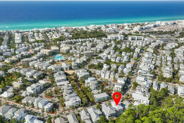 a view of yard and ocean