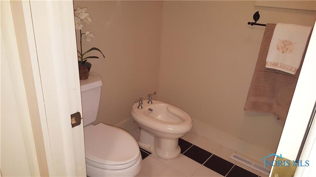 28985 White Road Perrysburg, OH 43551 - Photo 26 of 36 Gallery Image 26