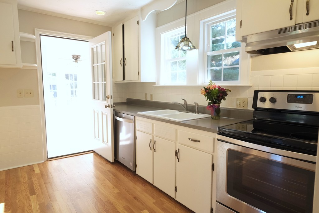 3 Coolidge Road Milton, MA 02186 - Photo 8 of 29 Gallery Image 8