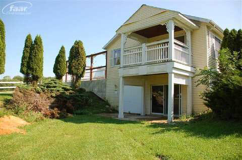 9185 Dean Road Fenton, MI 48430 - Photo 2 of 21 20369314-1.JPG