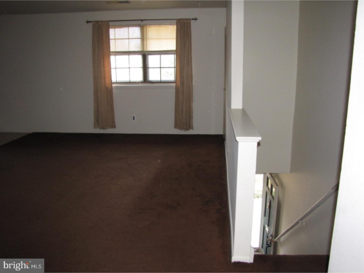 166 Eaves Mill Road Medford, NJ 08055 - Photo 5 of 25 Living Room