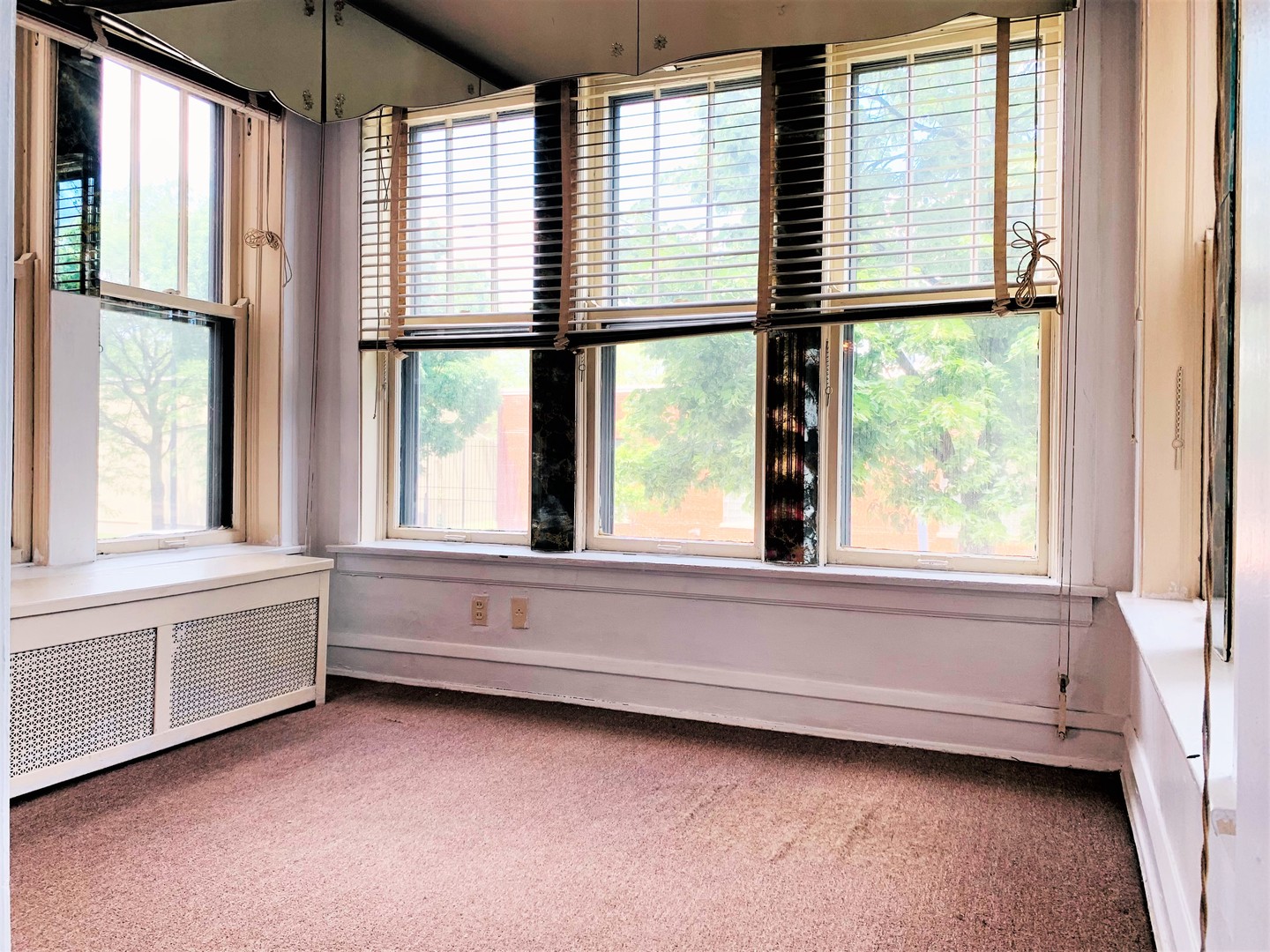 221 East Marquette Road, Unit 1E Chicago, IL 60637 - Photo 3 of 15