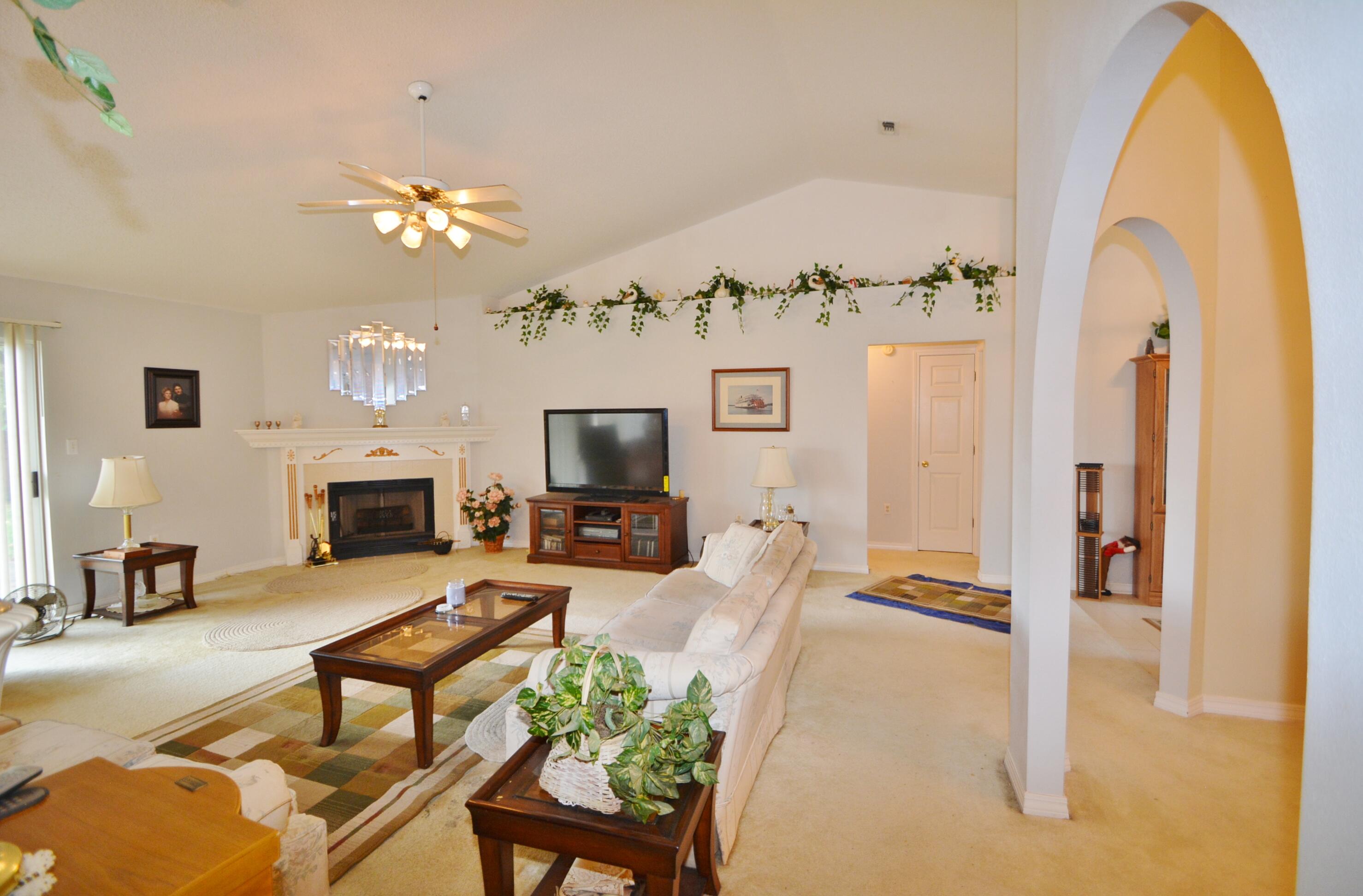 535 Risen Star Drive Crestview, FL 32539 - Photo 5 of 19