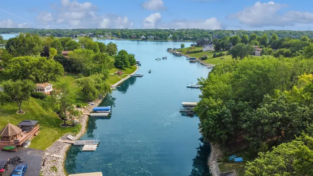 $899,000 | 27-54 Ridgeview Drive, Lake Carroll, IL 61046