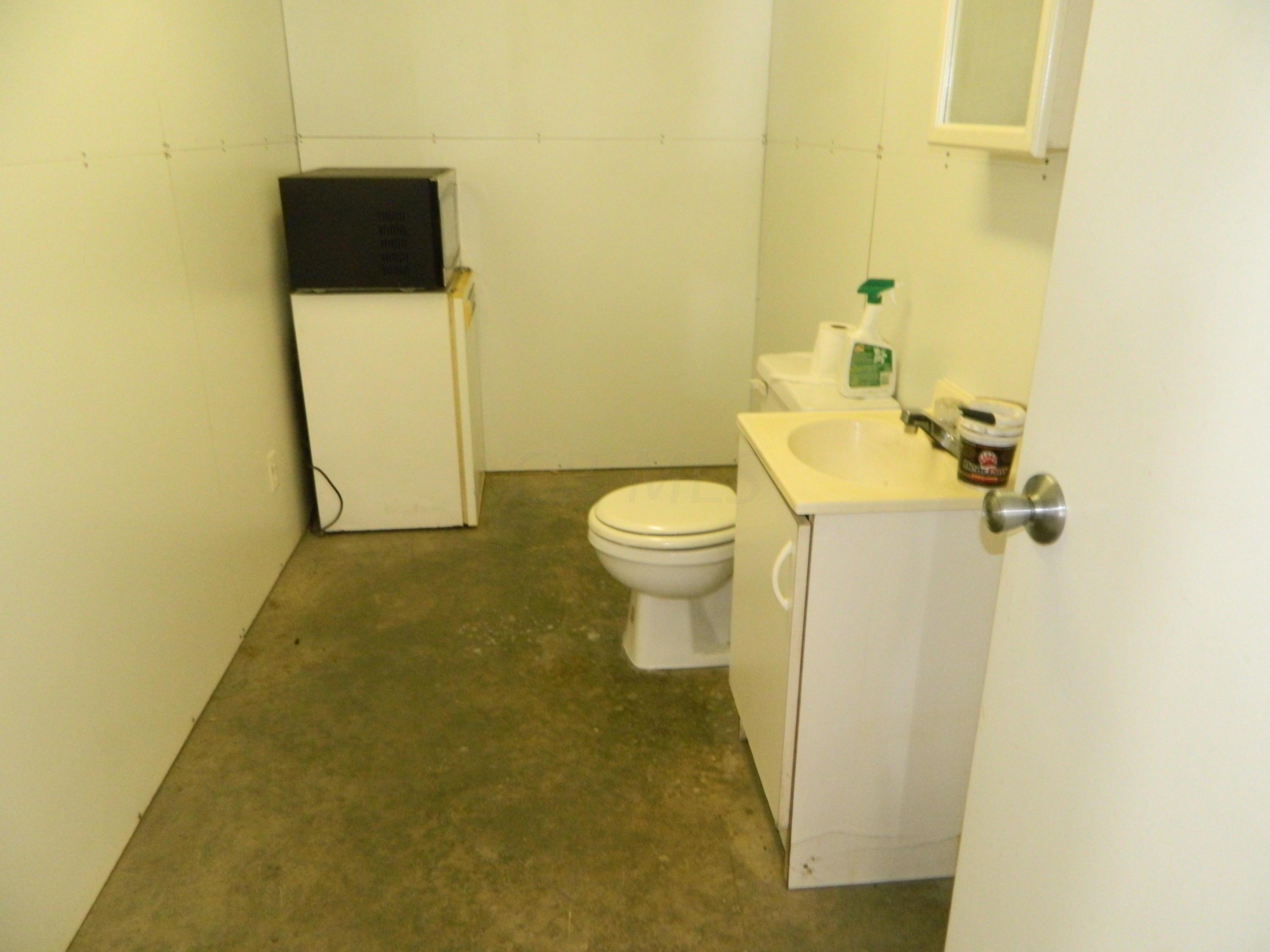 12147 Commercial Point Road Ashville, OH 43103 - Photo 11 of 32 Gallery Image 11