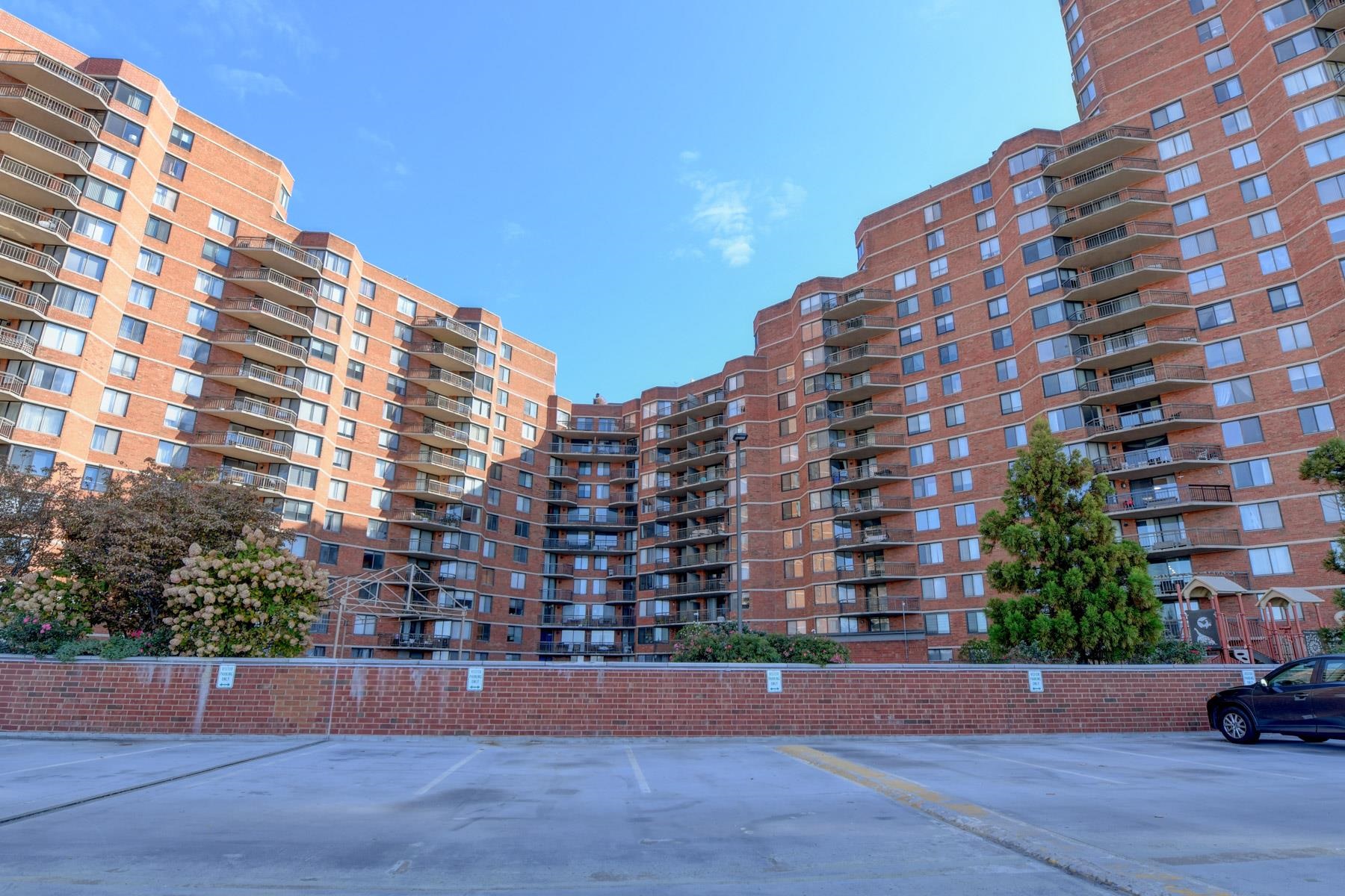 232 Harmon Cove Tower, Unit 232 Secaucus, NJ 07094 - Photo 32 of 47 a view of a tall building