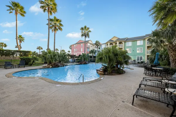 $345,000 | 7000 Seawall Boulevard, Unit 811, Galveston, TX 77551