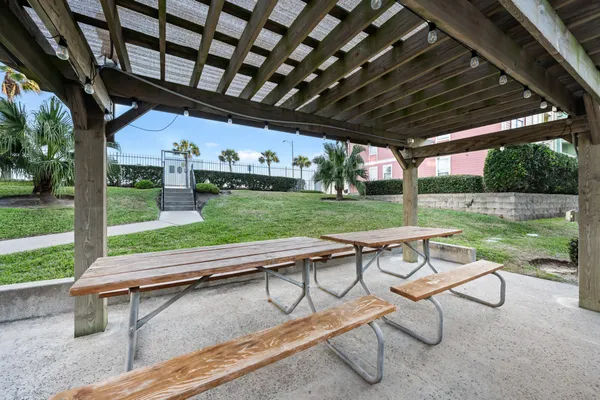 $345,000 | 7000 Seawall Boulevard, Unit 811, Galveston, TX 77551