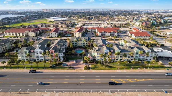 $345,000 | 7000 Seawall Boulevard, Unit 811, Galveston, TX 77551