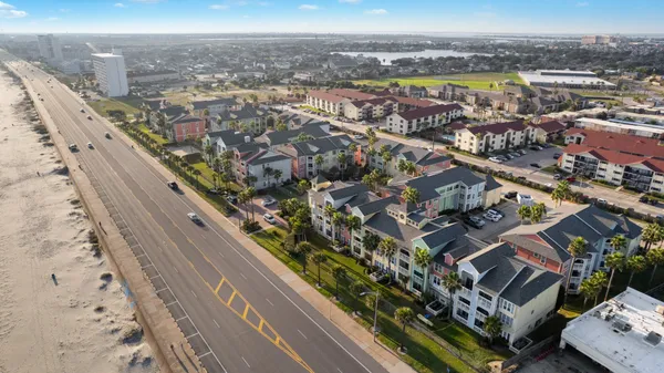 $345,000 | 7000 Seawall Boulevard, Unit 811, Galveston, TX 77551