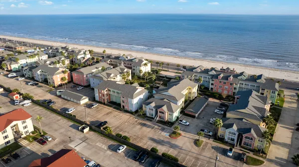 $345,000 | 7000 Seawall Boulevard, Unit 811, Galveston, TX 77551