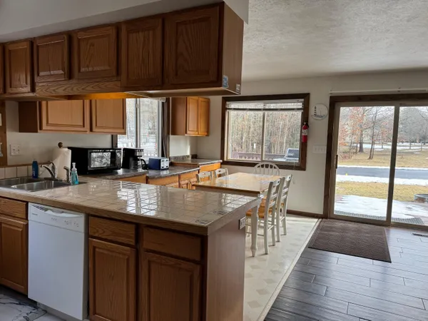 $649,900 | 447 Northern Lights Road, Mears, MI 49436
