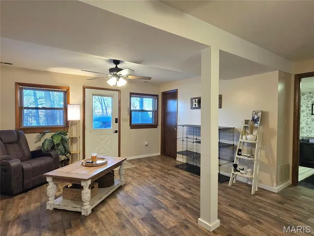 $229,900 | 152 South Lake Drive, Leslie, MO 63056