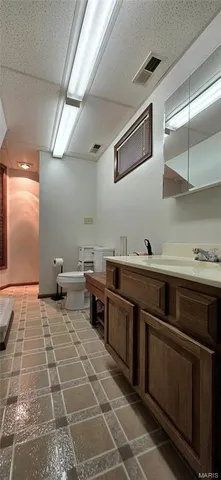 $229,900 | 152 South Lake Drive, Leslie, MO 63056