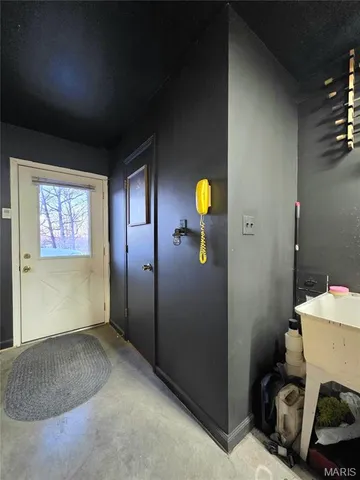 $229,900 | 152 South Lake Drive, Leslie, MO 63056