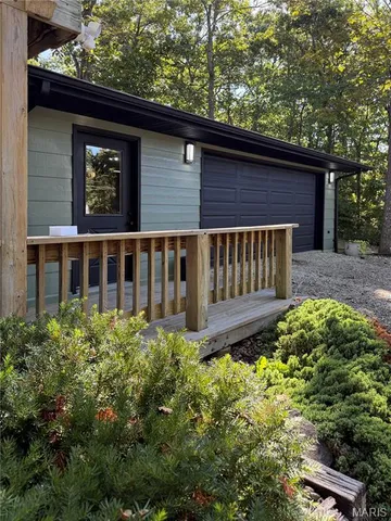 $229,900 | 152 South Lake Drive, Leslie, MO 63056