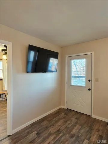 $229,900 | 152 South Lake Drive, Leslie, MO 63056