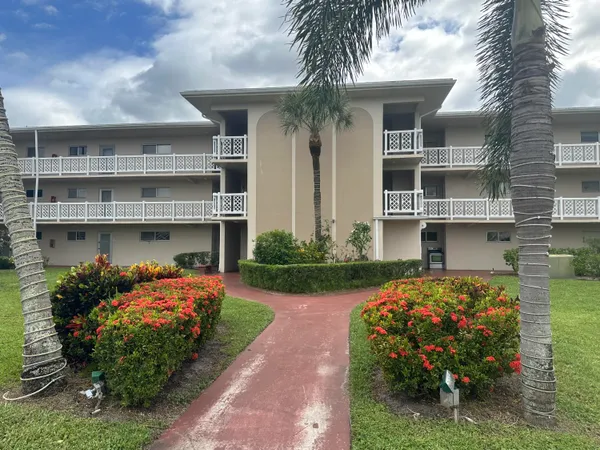 $45,000 | 2682 Garden Drive South, Unit 107, Lake Worth Beach, FL 33461