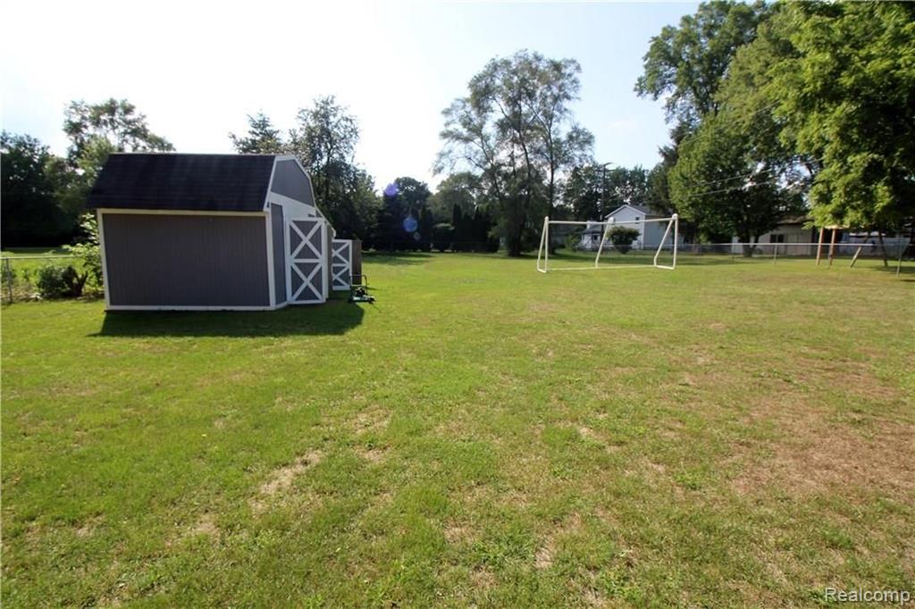 13670 Farm Road Belleville, MI 48111 - Photo 42 of 46 Gallery Image 42