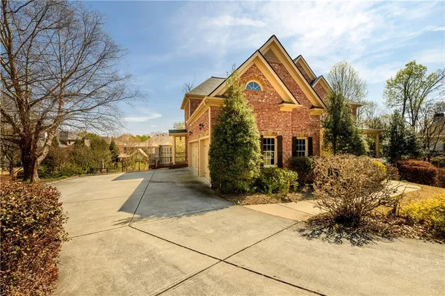 a view of pool of the house
