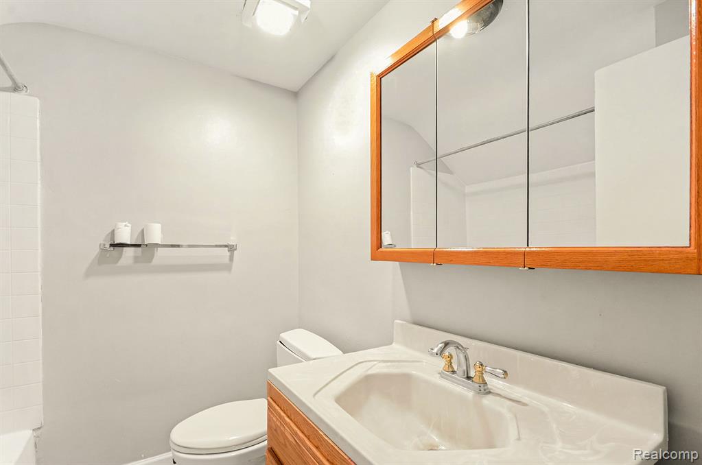 15065 Lincoln Avenue Eastpointe, MI 48021 - Photo 17 of 25