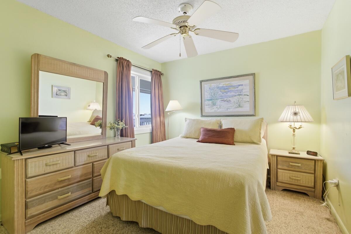 115 Mariners Cay Drive Folly Beach, SC 29412 - Photo 34 of 48 115 Mariners Cay -Tidalcreekphoto- (40)