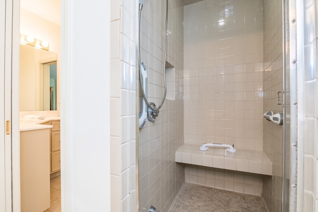 100 Hilltop Road Longmeadow, MA 01106 - Photo 13 of 42