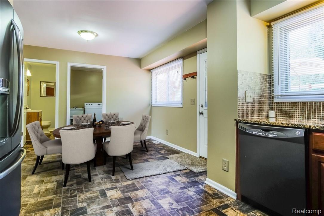 4719 Eagle Road Highland, MI 48356 - Photo 6 of 26 6.jpg