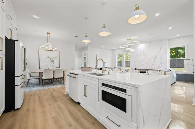 $1,325,000 | 135 48th Avenue North, St. Petersburg, FL 33703