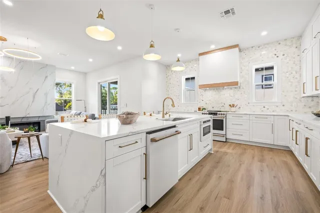 $1,325,000 | 135 48th Avenue North, St. Petersburg, FL 33703