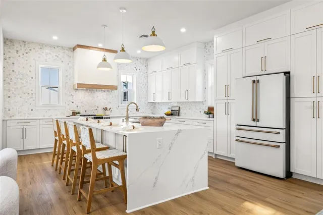 $1,325,000 | 135 48th Avenue North, St. Petersburg, FL 33703