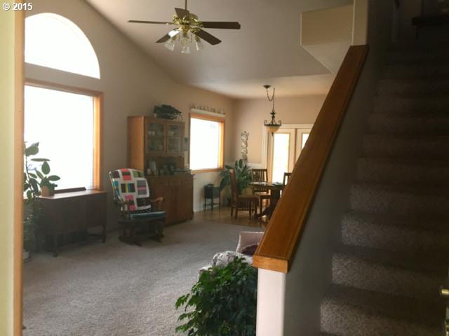 540 South 67th Place Springfield, OR 97478 - Photo 4 of 16