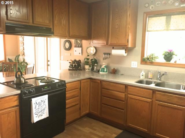 540 South 67th Place Springfield, OR 97478 - Photo 6 of 16