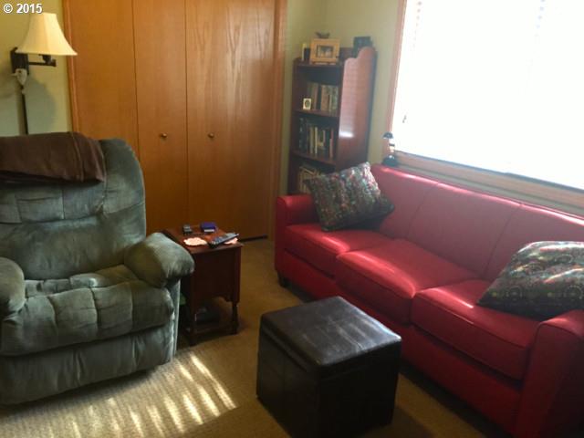 540 South 67th Place Springfield, OR 97478 - Photo 7 of 16