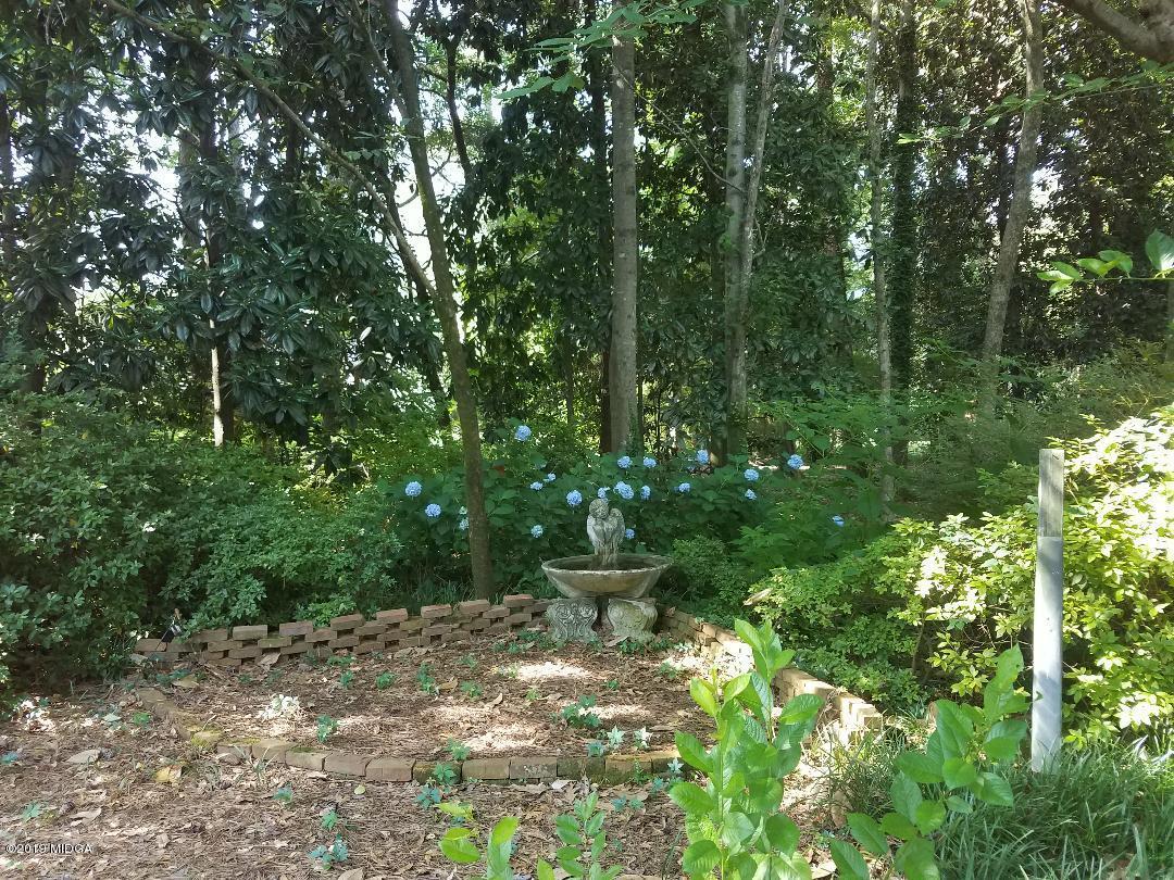 4930 Zebulon Road Macon, GA 31210 - Photo 6 of 21 flowers