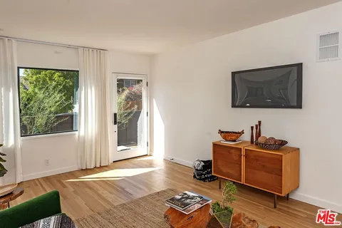 $3,600 | 1964 Vista Del Mar Avenue, Los Angeles, CA 90068