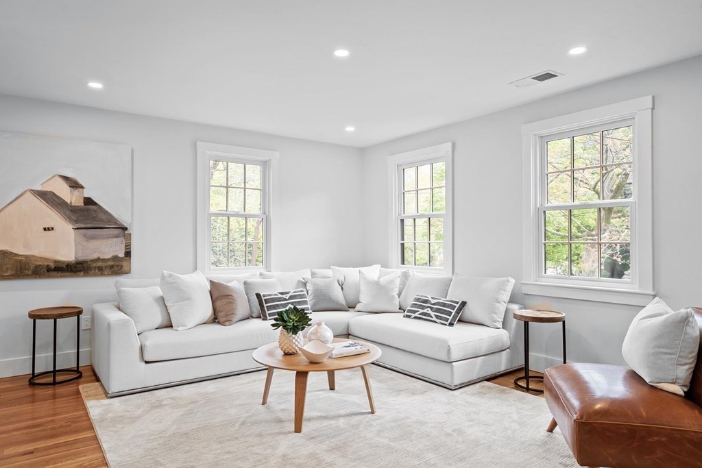 5 Ashford Road Newton, MA 02459 - Photo 3 of 22