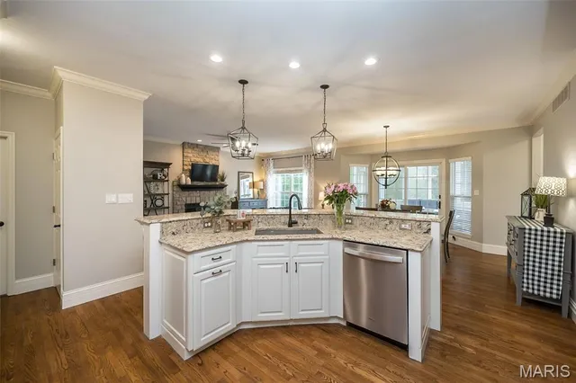 $917,000 | 16766 Benton Taylor Drive, Chesterfield, MO 63005