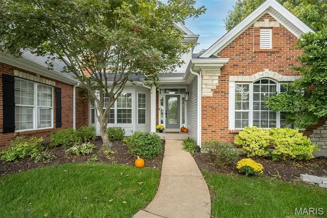 $917,000 | 16766 Benton Taylor Drive, Chesterfield, MO 63005