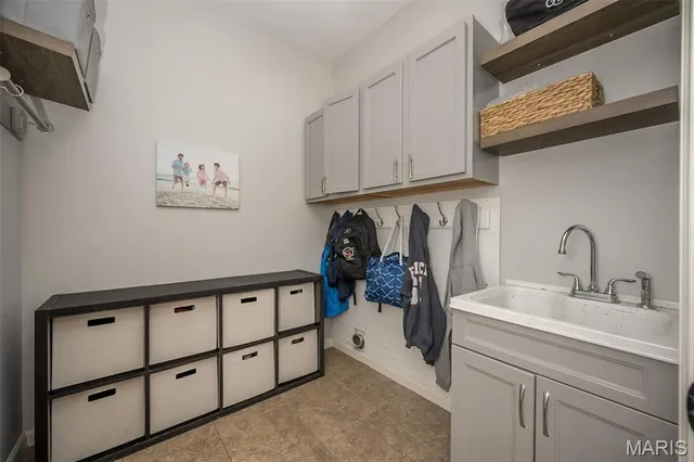 $917,000 | 16766 Benton Taylor Drive, Chesterfield, MO 63005