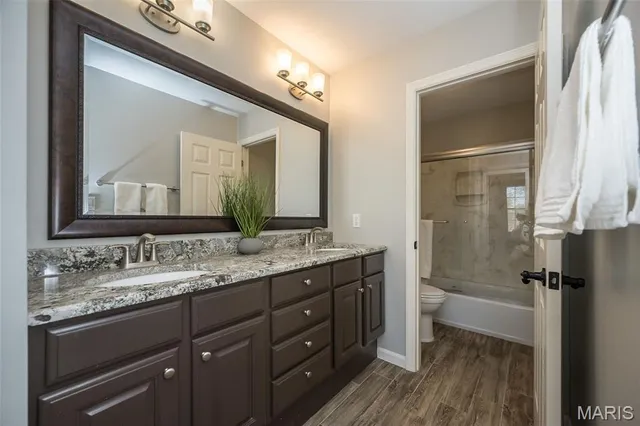 $917,000 | 16766 Benton Taylor Drive, Chesterfield, MO 63005