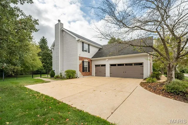 $917,000 | 16766 Benton Taylor Drive, Chesterfield, MO 63005