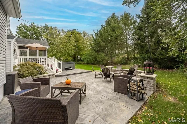 $917,000 | 16766 Benton Taylor Drive, Chesterfield, MO 63005